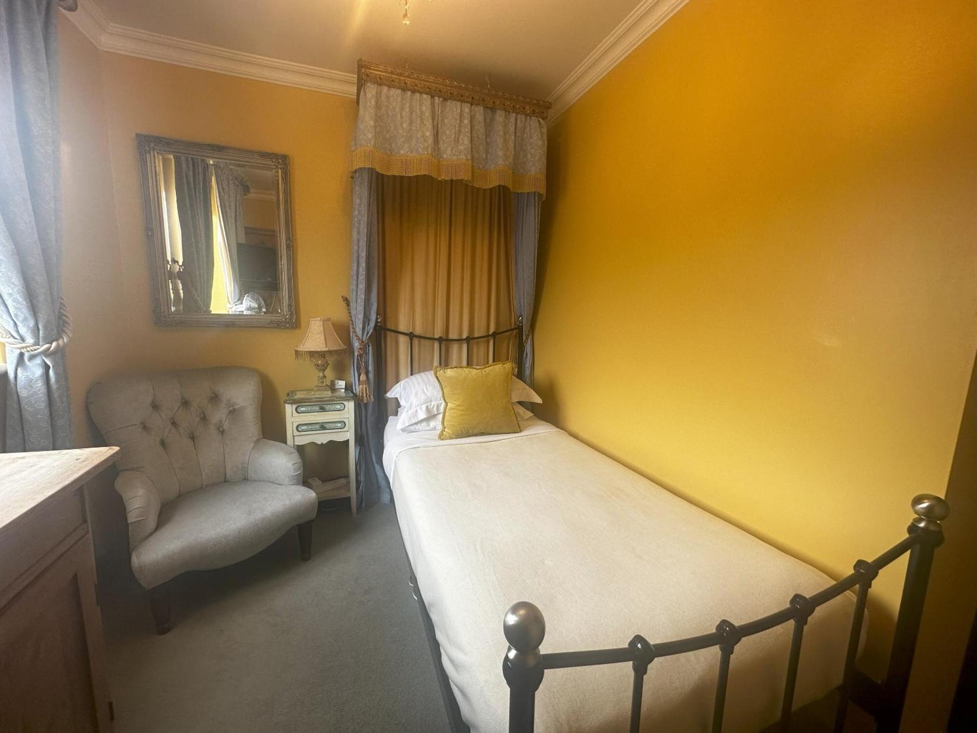Albert & Victoria Guest House Eastbourne Bagian luar foto