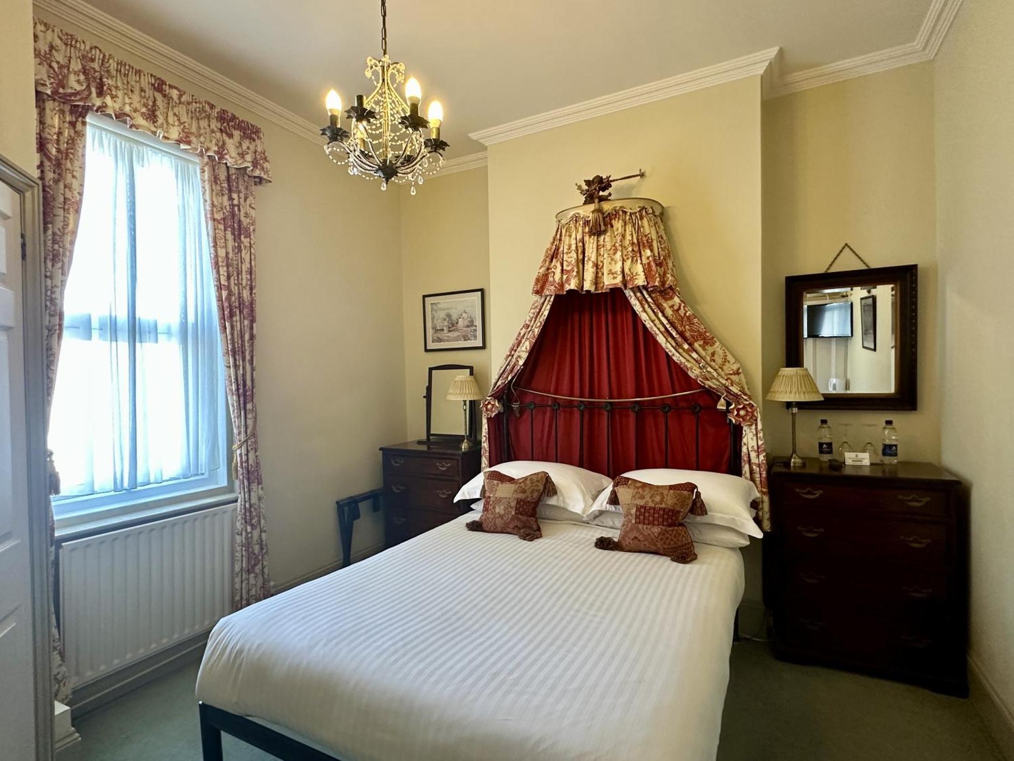 Albert & Victoria Guest House Eastbourne Bagian luar foto