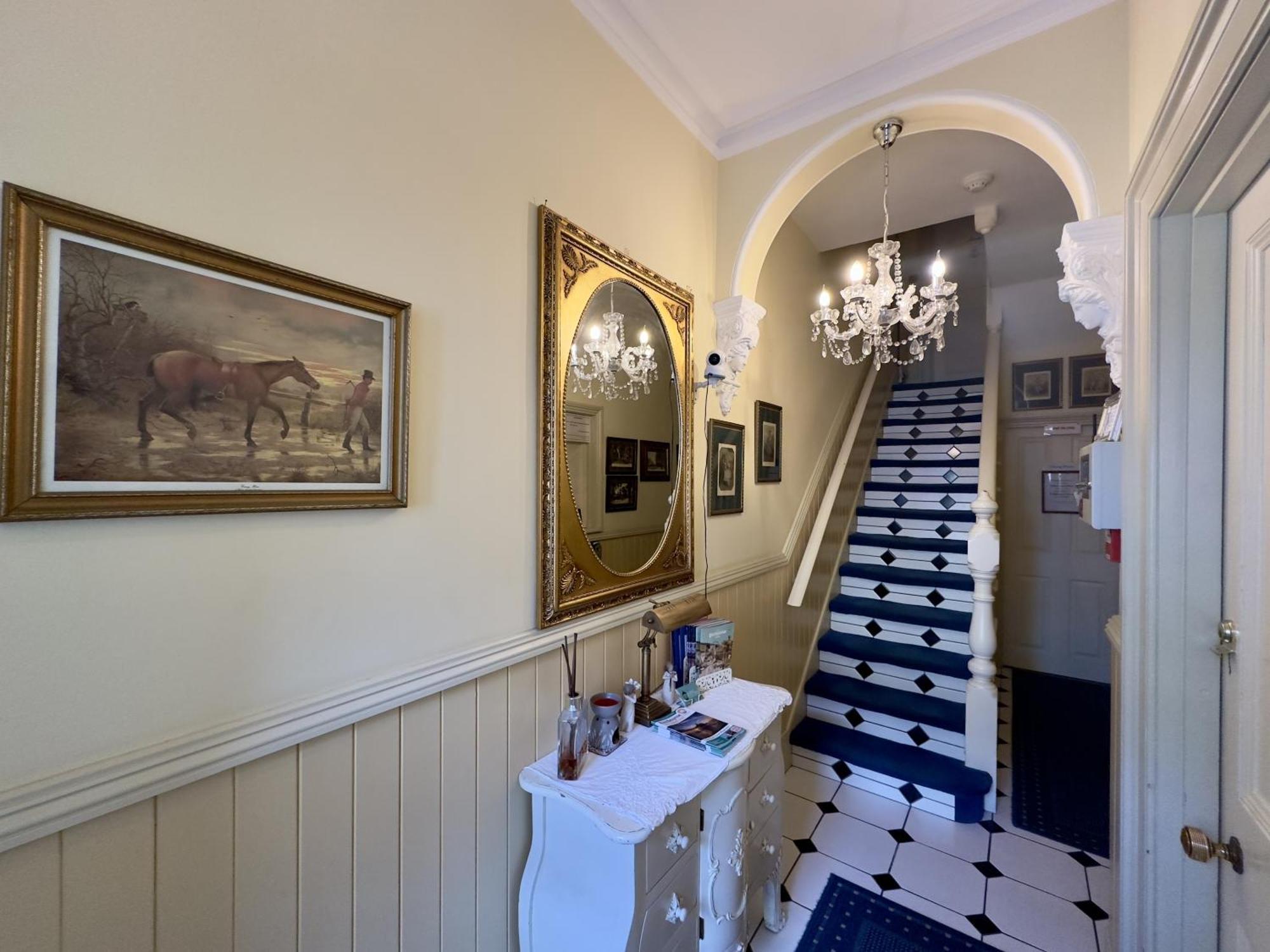 Albert & Victoria Guest House Eastbourne Bagian luar foto