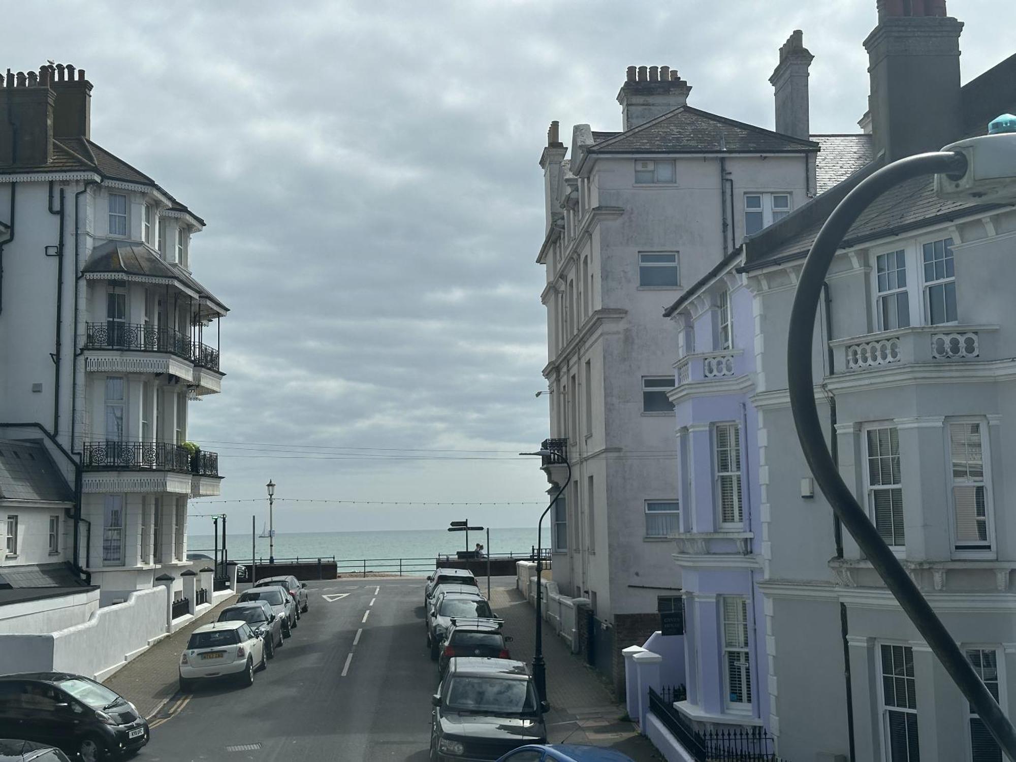 Albert & Victoria Guest House Eastbourne Ruang foto
